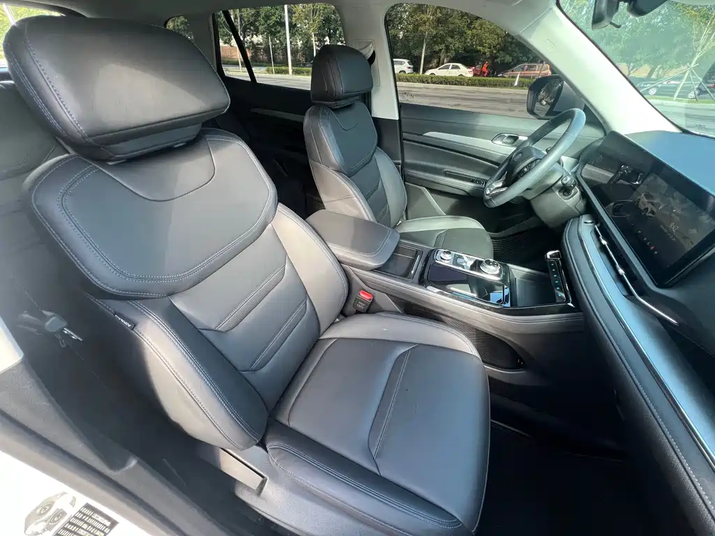 Ford Equator Sport — фото 13