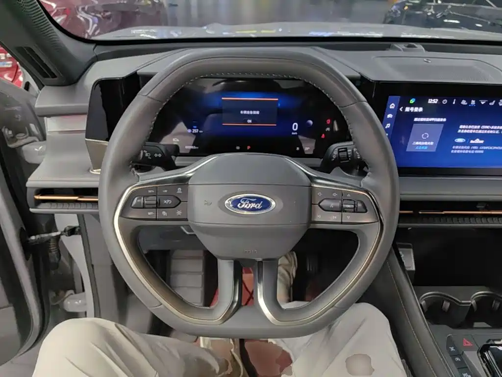 Ford Edge — фото 11