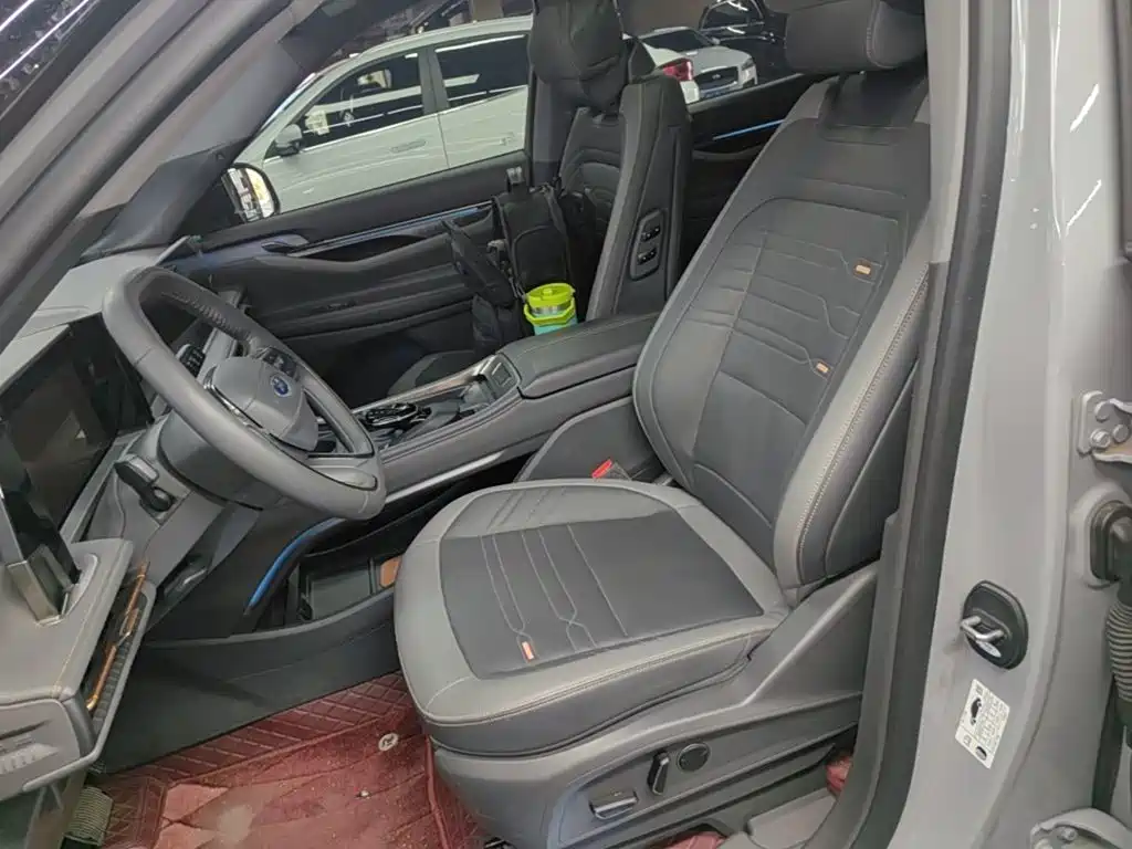 Ford Edge — фото 15