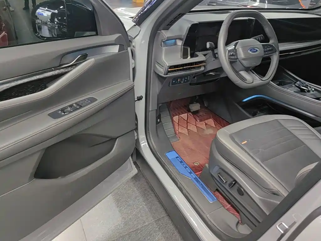 Ford Edge — фото 16
