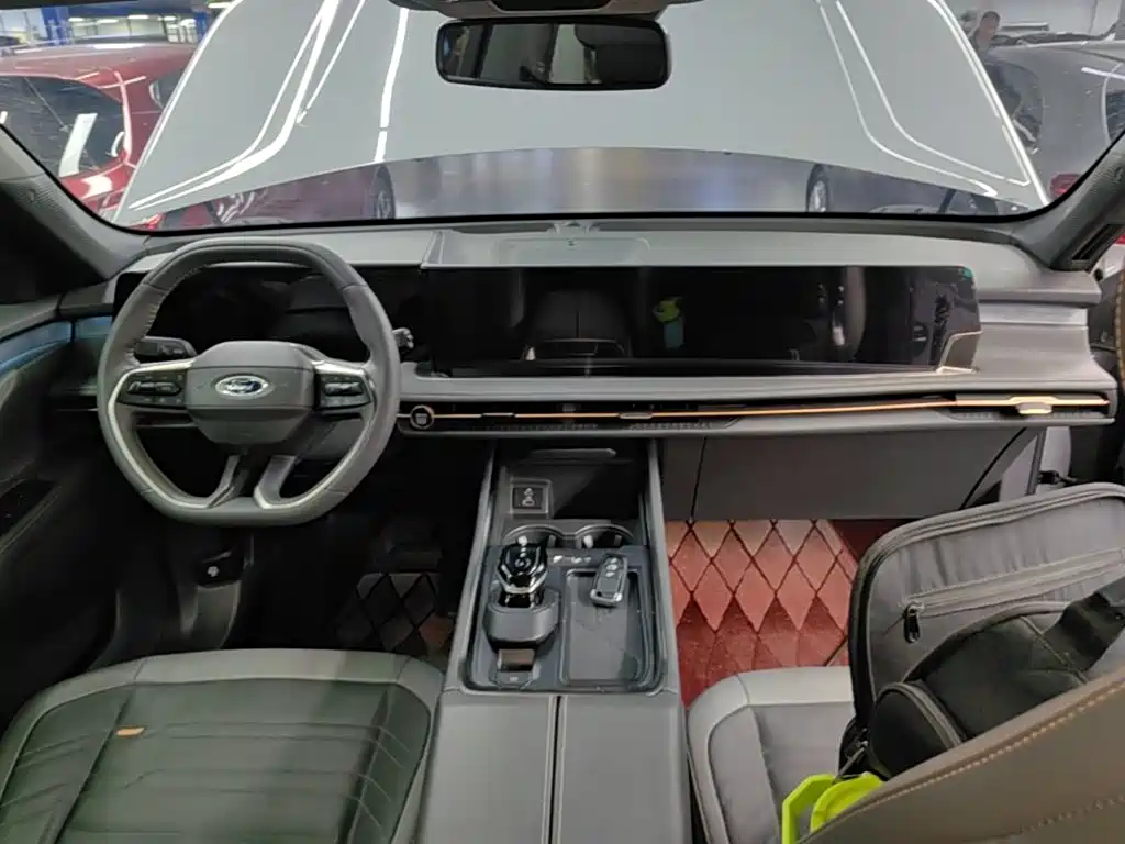 Ford Edge — фото 10