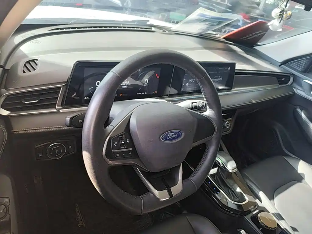Ford Escort — фото 10