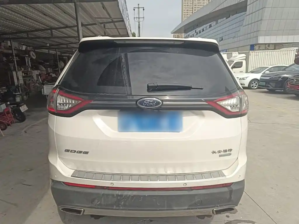 Ford Edge — фото 6