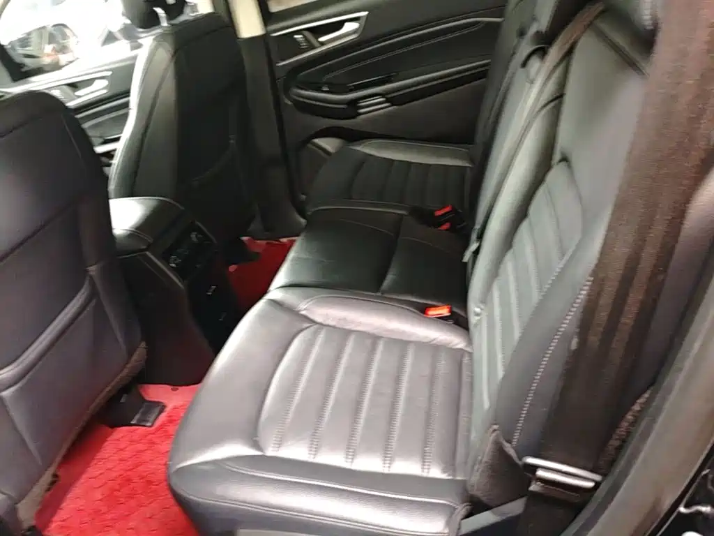 Ford Edge — фото 17