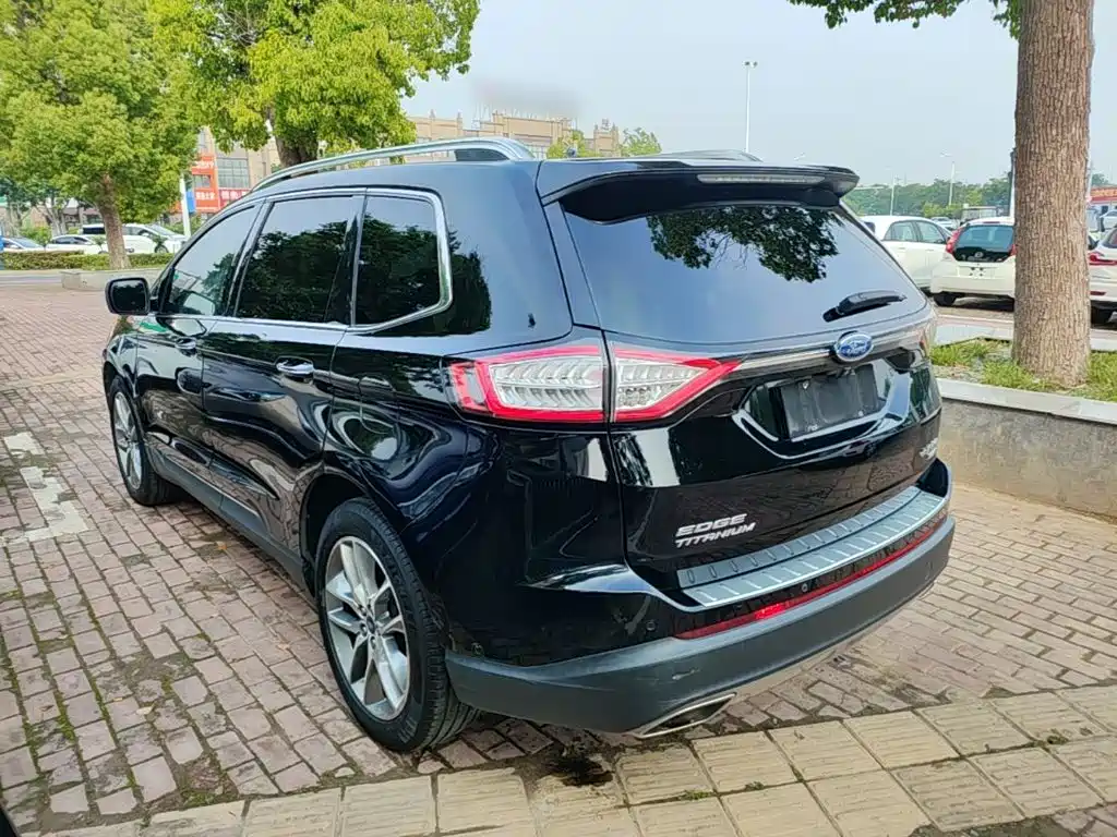 Ford Edge — фото 23