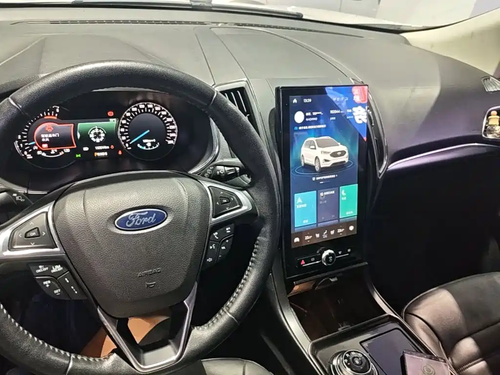 Ford Edge — фото 10