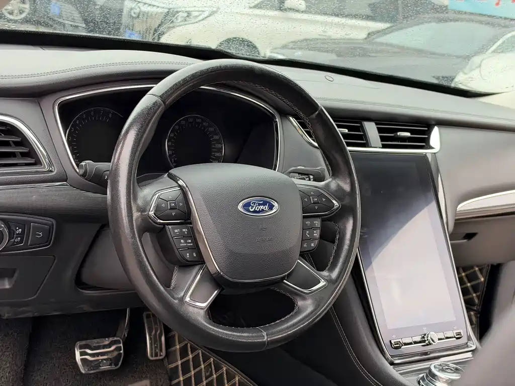 Ford Taurus — фото 17