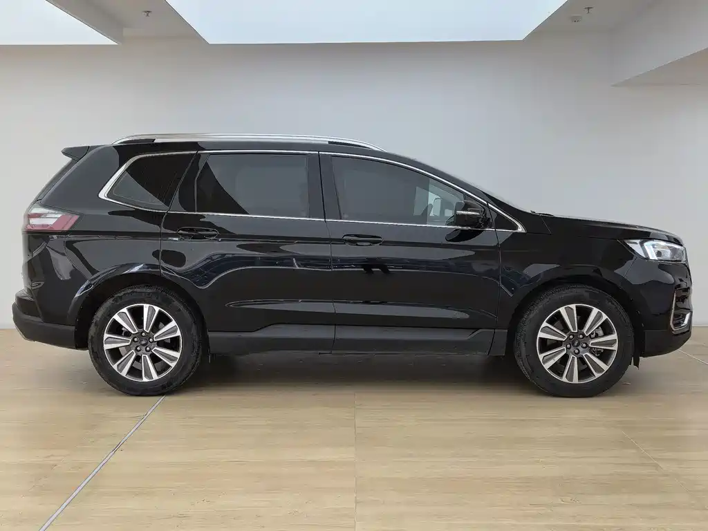 Ford Edge — фото 3