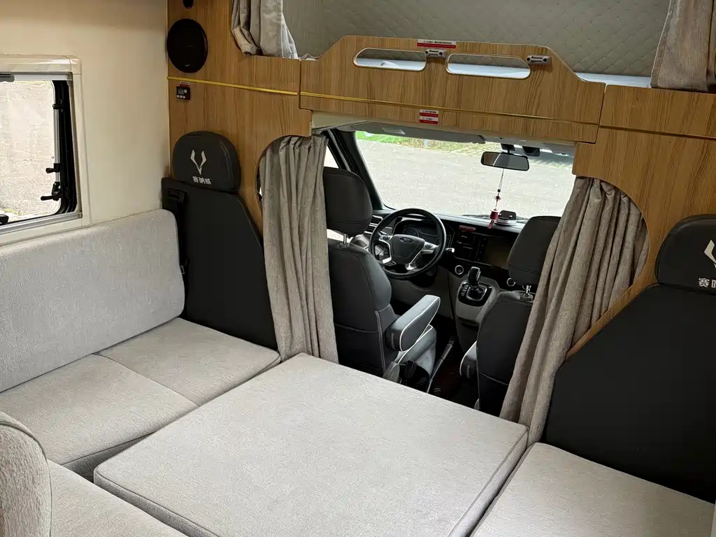 Ford Transit Custom — фото 11