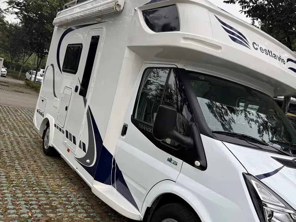 Ford Transit Custom — фото 7