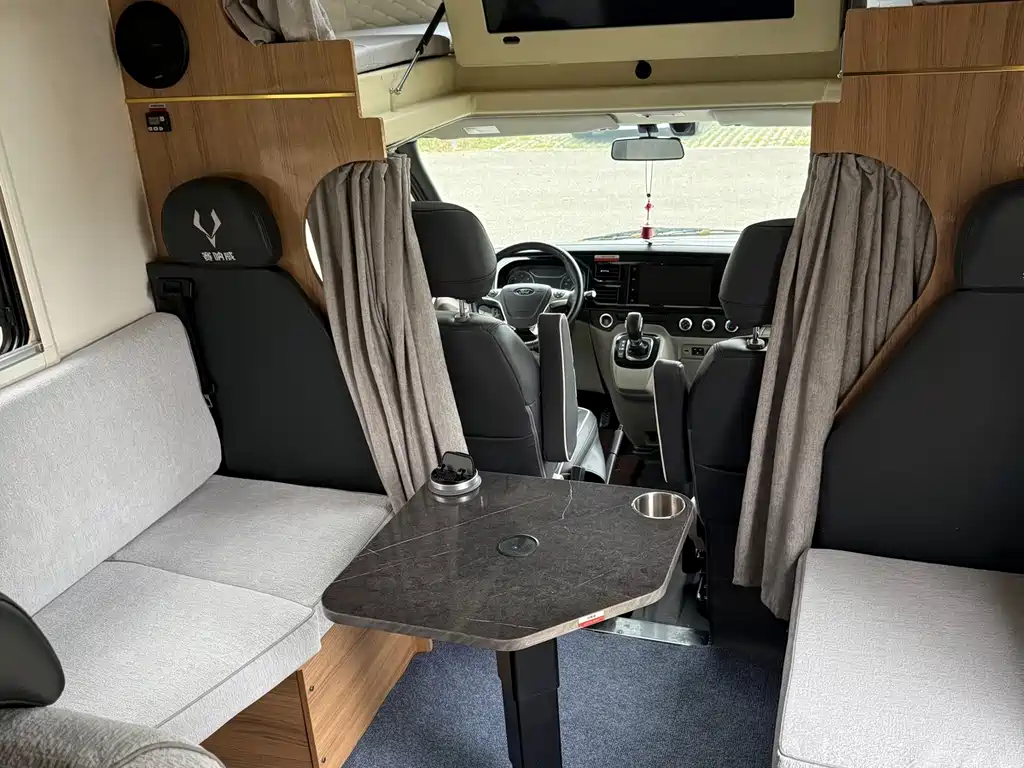 Ford Transit Custom — фото 10