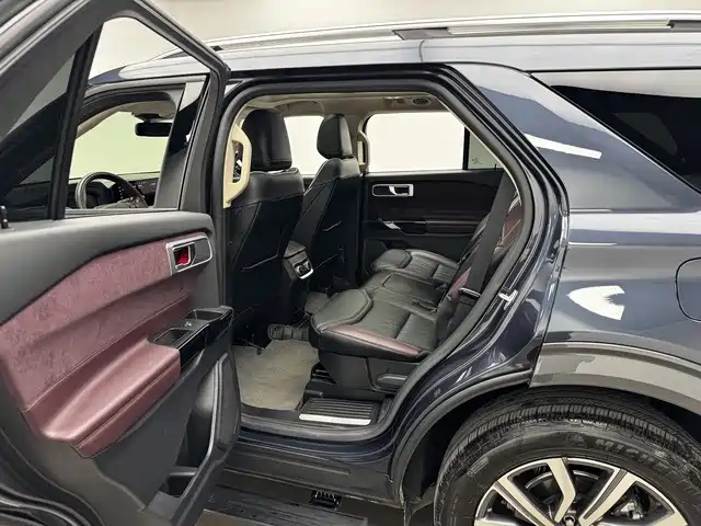 Ford Explorer — фото 18
