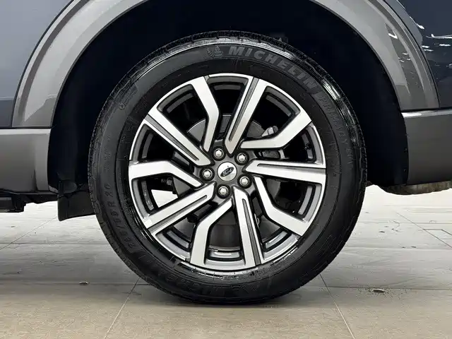 Ford Explorer — фото 19