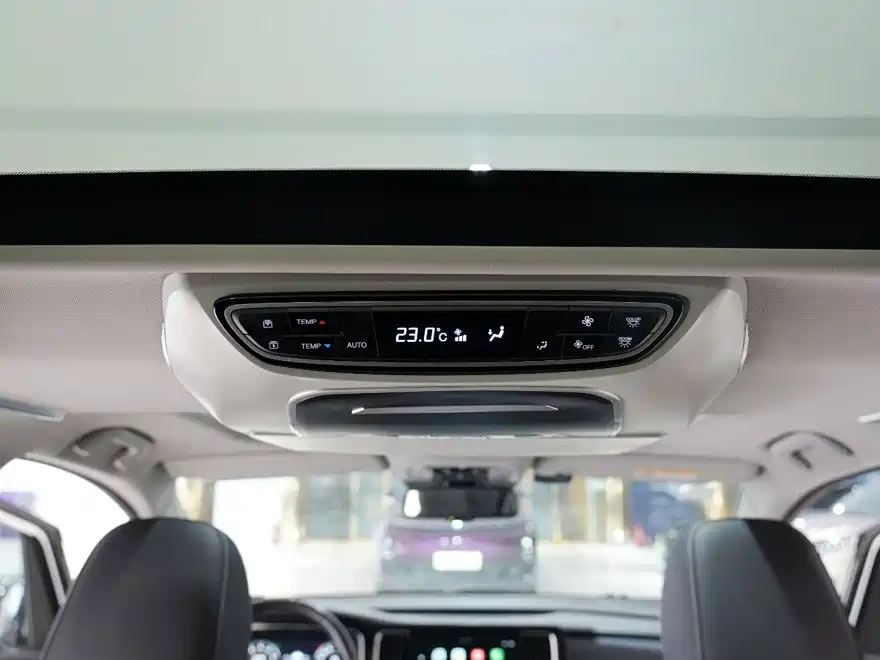 GAC Motor Trumpchi M8 — фото 13