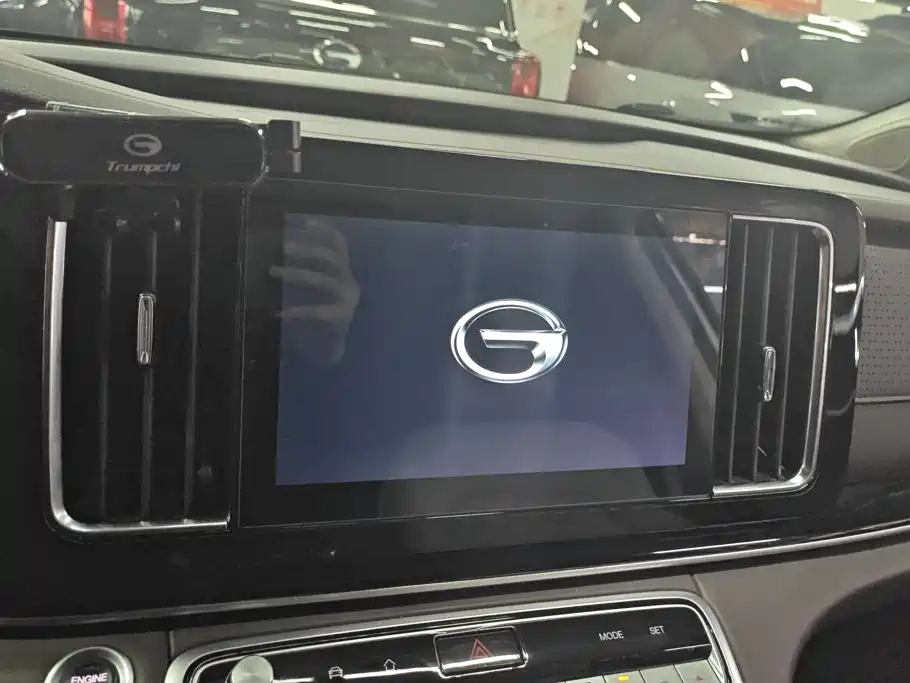 GAC Motor Trumpchi M8 — фото 13