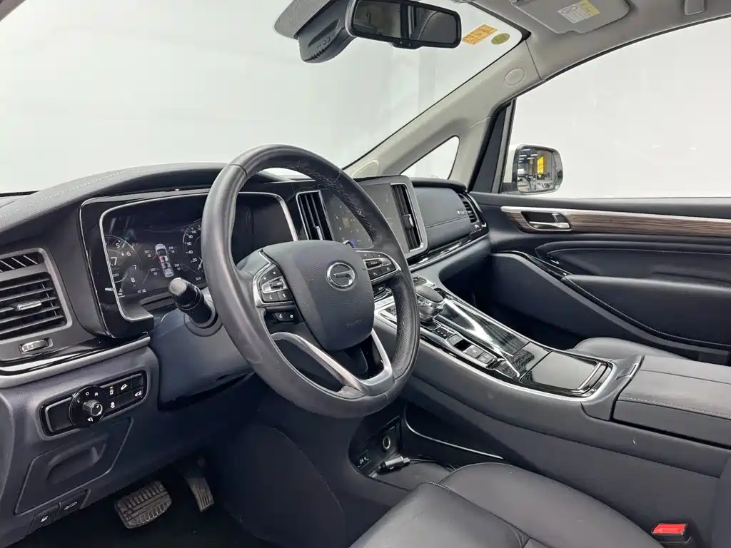 GAC Motor Trumpchi M8 — фото 14
