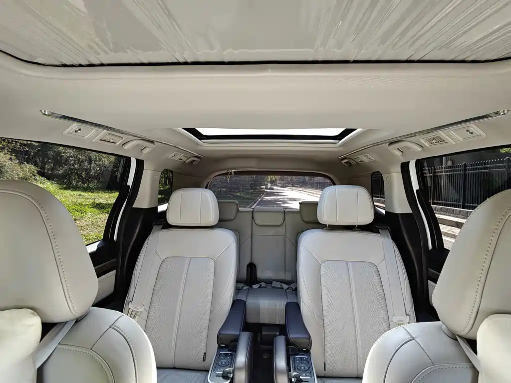 GAC Motor Trumpchi M8 — фото 17