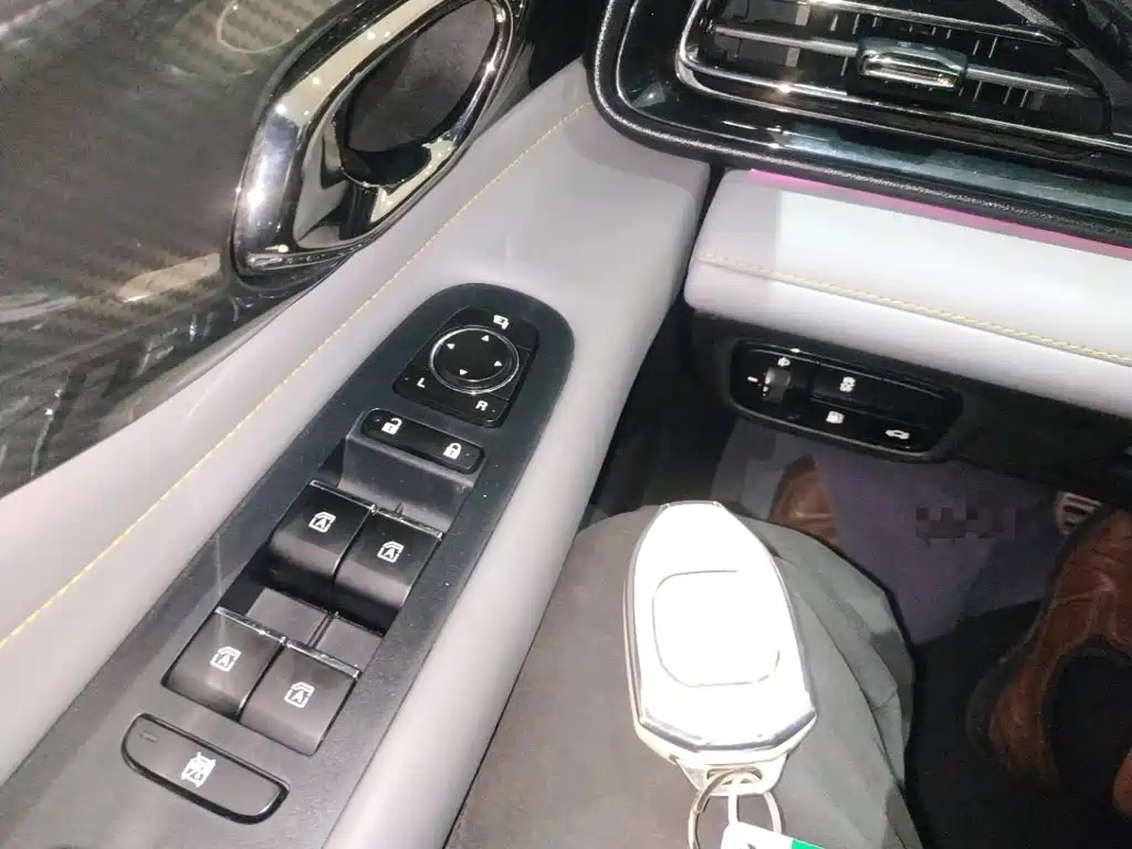 GAC Motor Shadow Leopard — фото 9