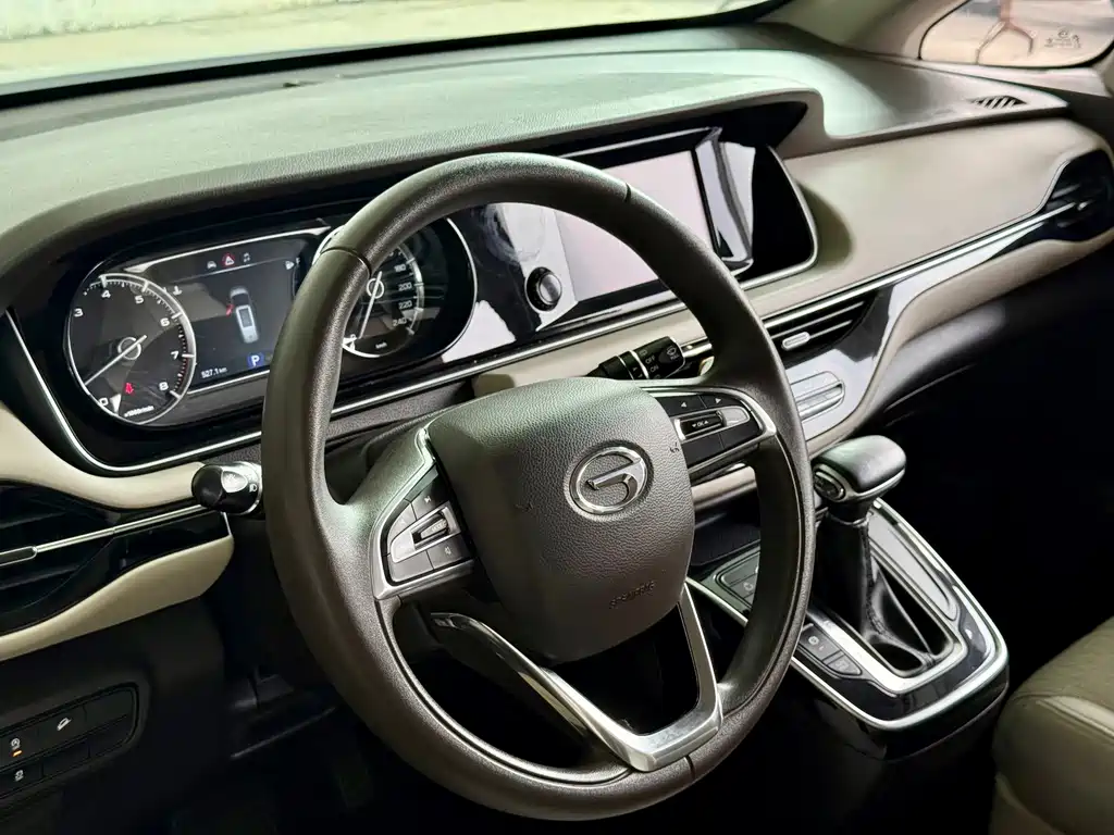 GAC Motor Trumpchi M6 — фото 10
