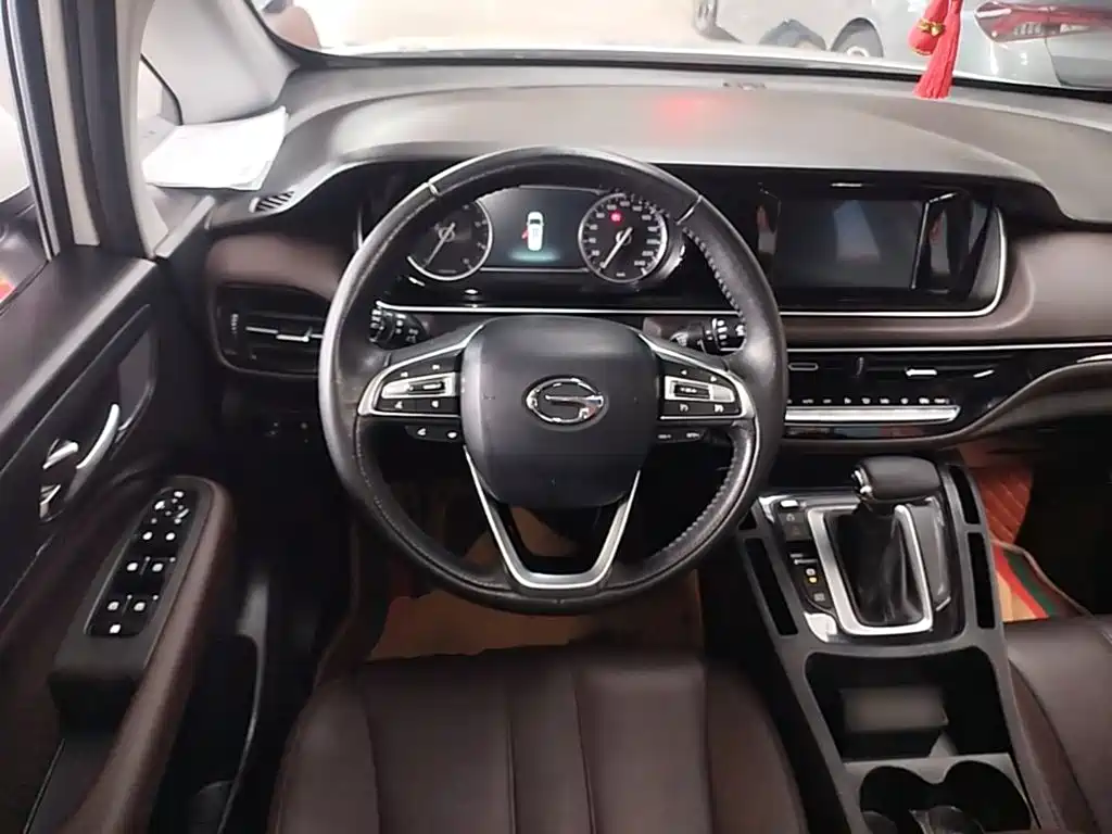GAC Motor Trumpchi M6 — фото 11
