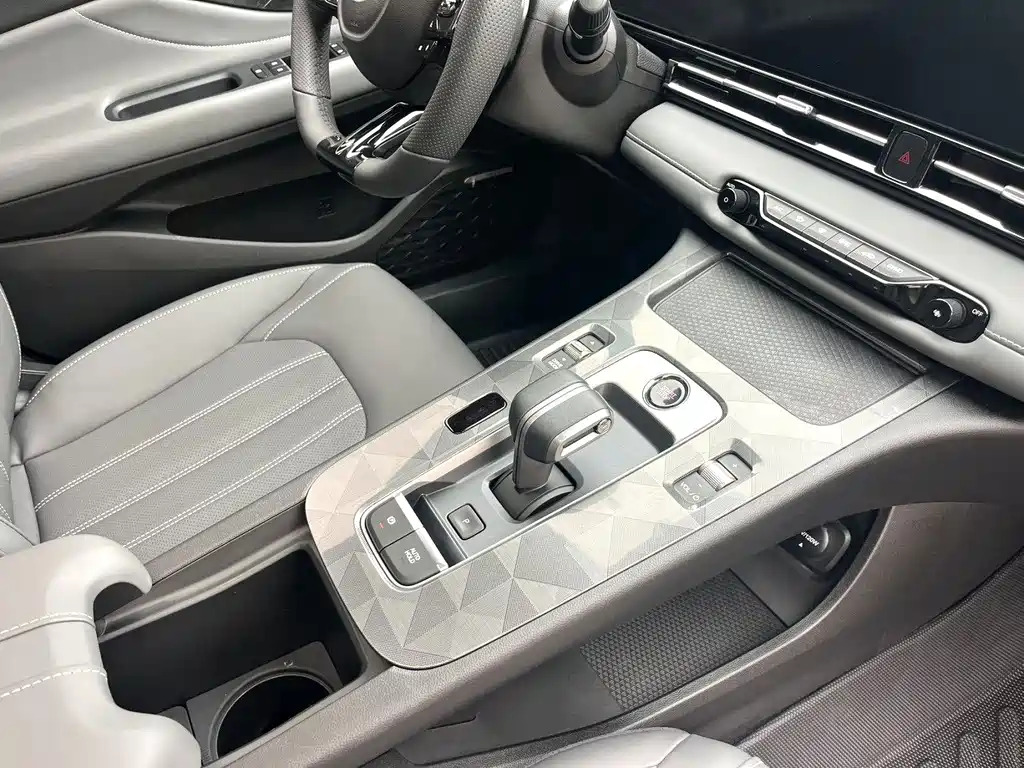 GAC Motor Shadow Leopard — фото 8