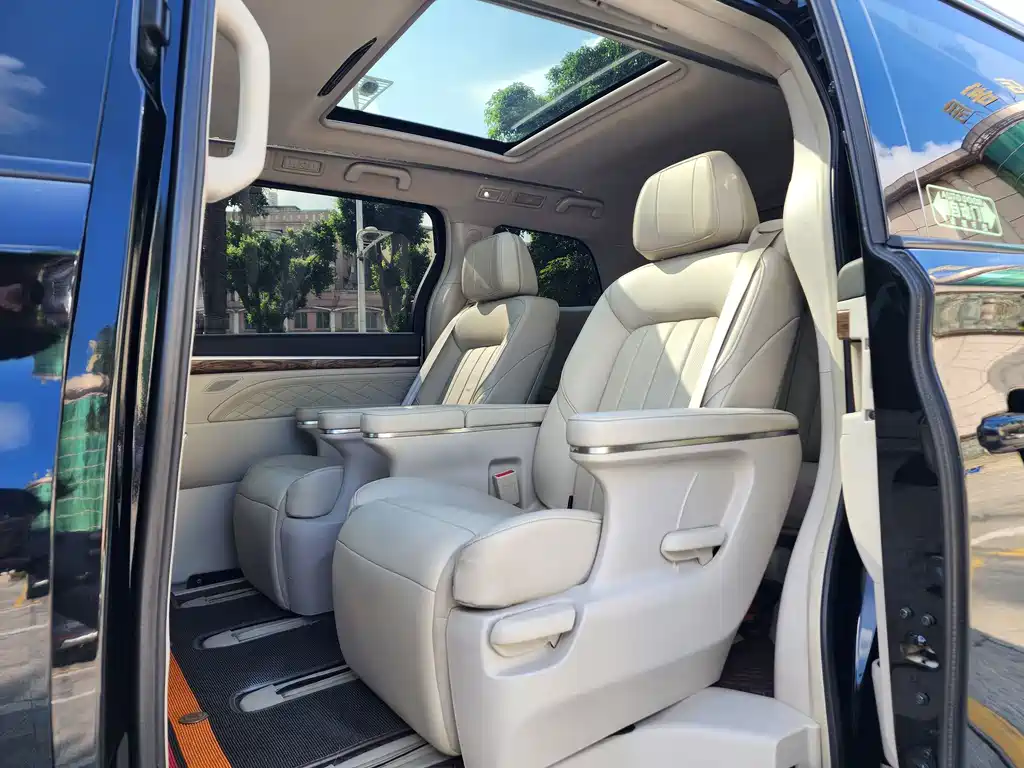 GAC Motor Trumpchi M8 — фото 10