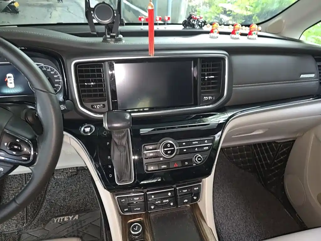GAC Motor Trumpchi M8 — фото 13