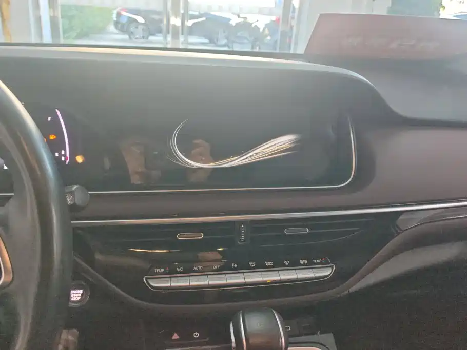 GAC Motor Trumpchi M6 — фото 10