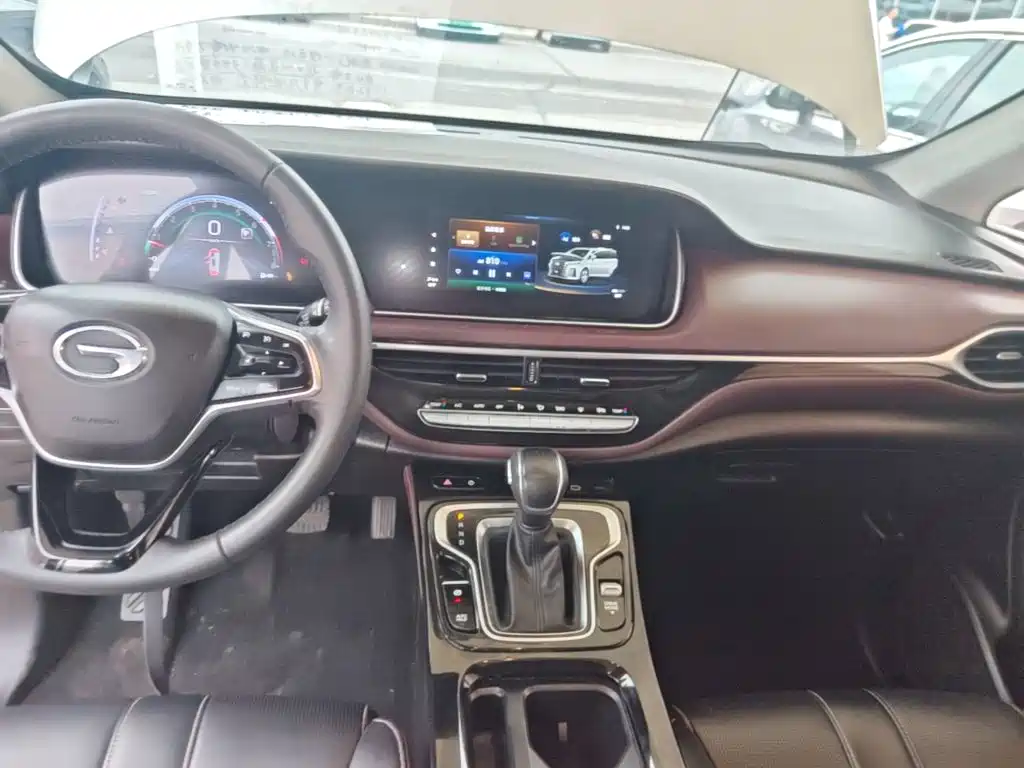 GAC Motor Trumpchi M6 — фото 13
