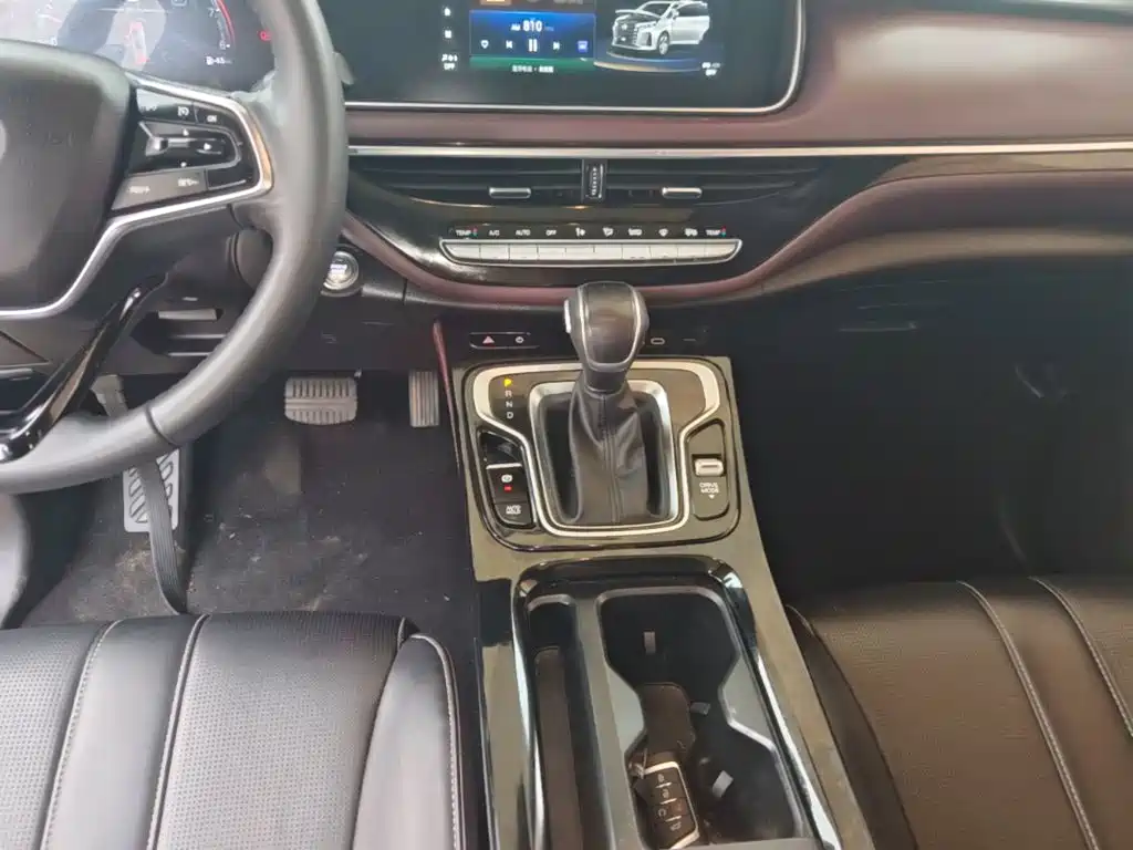 GAC Motor Trumpchi M6 — фото 14