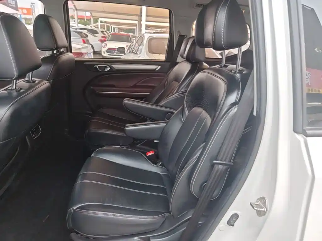 GAC Motor Trumpchi M6 — фото 17