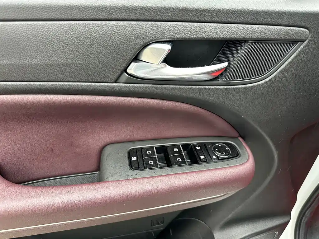 GAC Motor Trumpchi M6 — фото 11