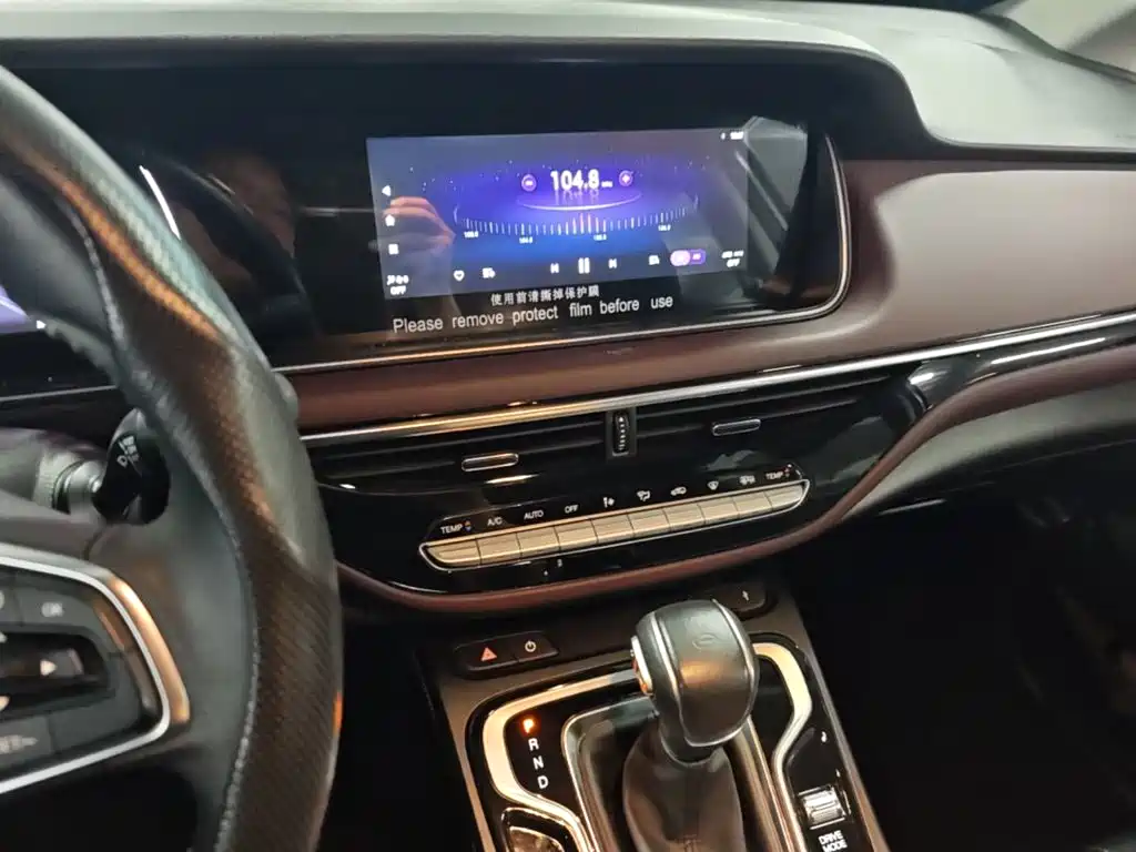 GAC Motor Trumpchi M6 — фото 13
