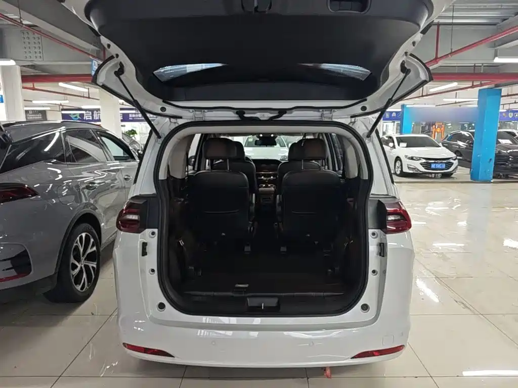 GAC Motor Trumpchi M6 — фото 19