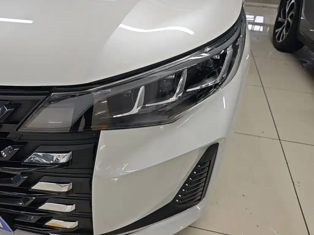 GAC Motor Trumpchi M6 — фото 24