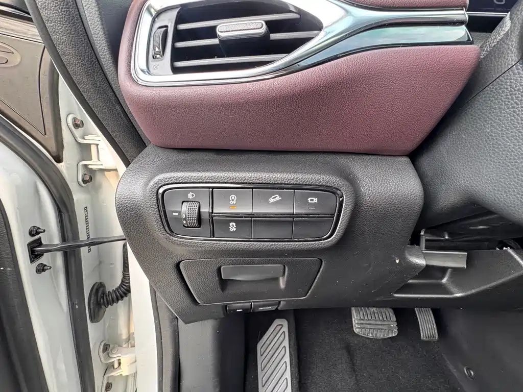 GAC Motor Trumpchi M6 — фото 14