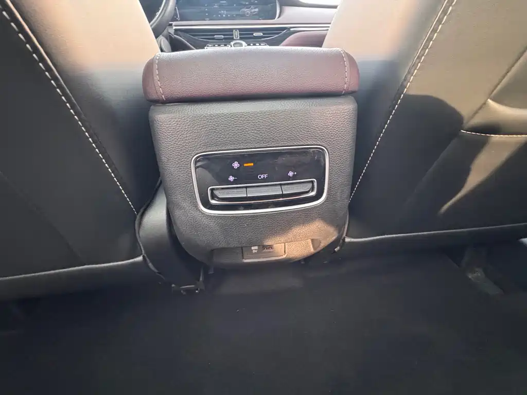 GAC Motor Trumpchi M6 — фото 20