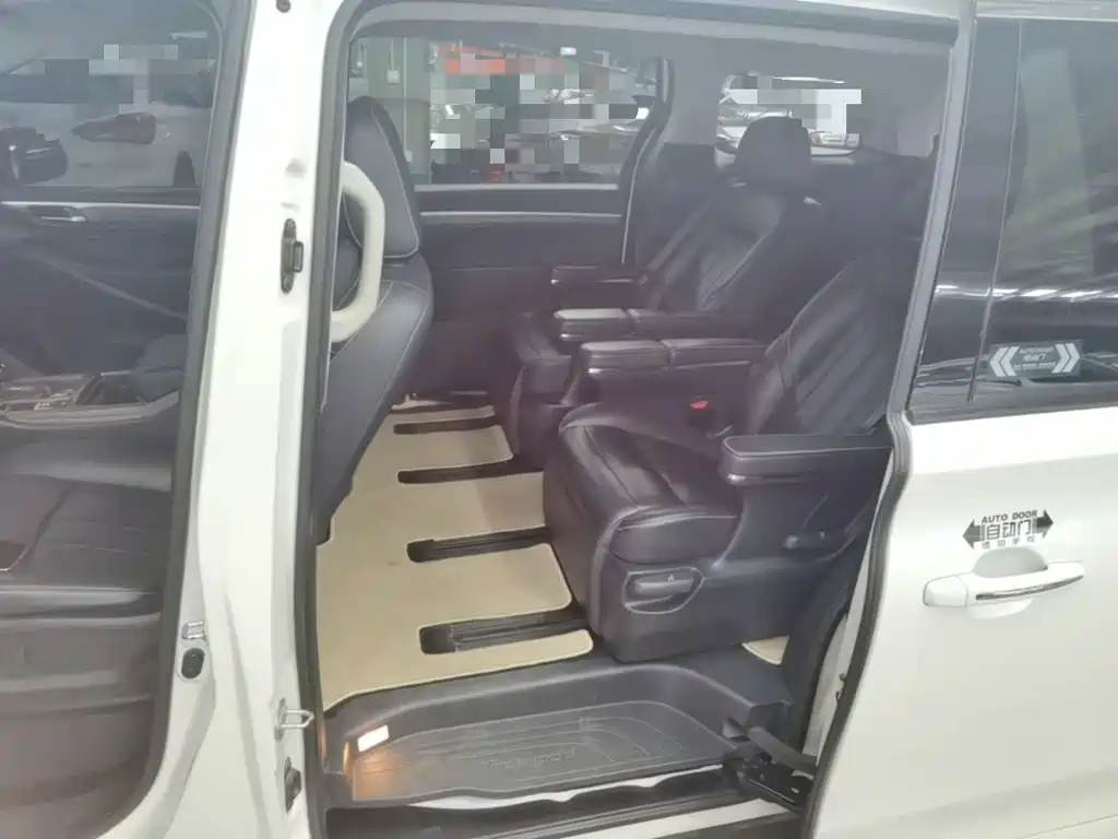 GAC Motor Trumpchi M8 — фото 17