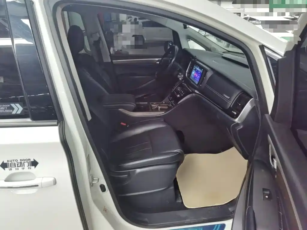 GAC Motor Trumpchi M8 — фото 25
