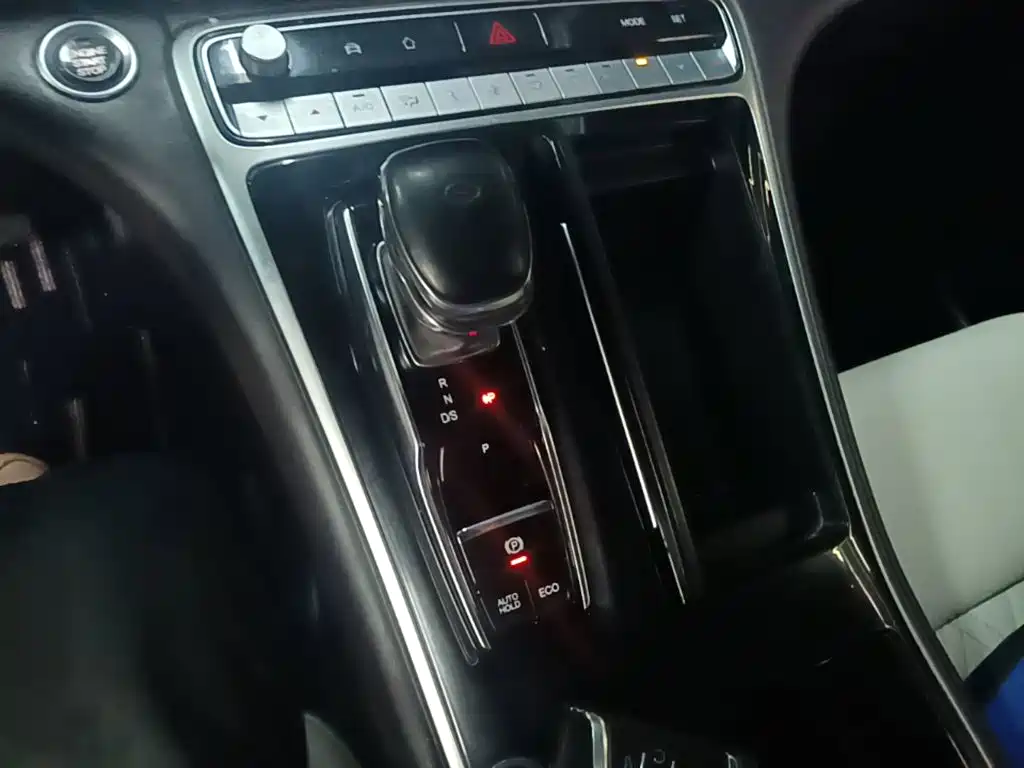 GAC Motor Trumpchi M8 — фото 14