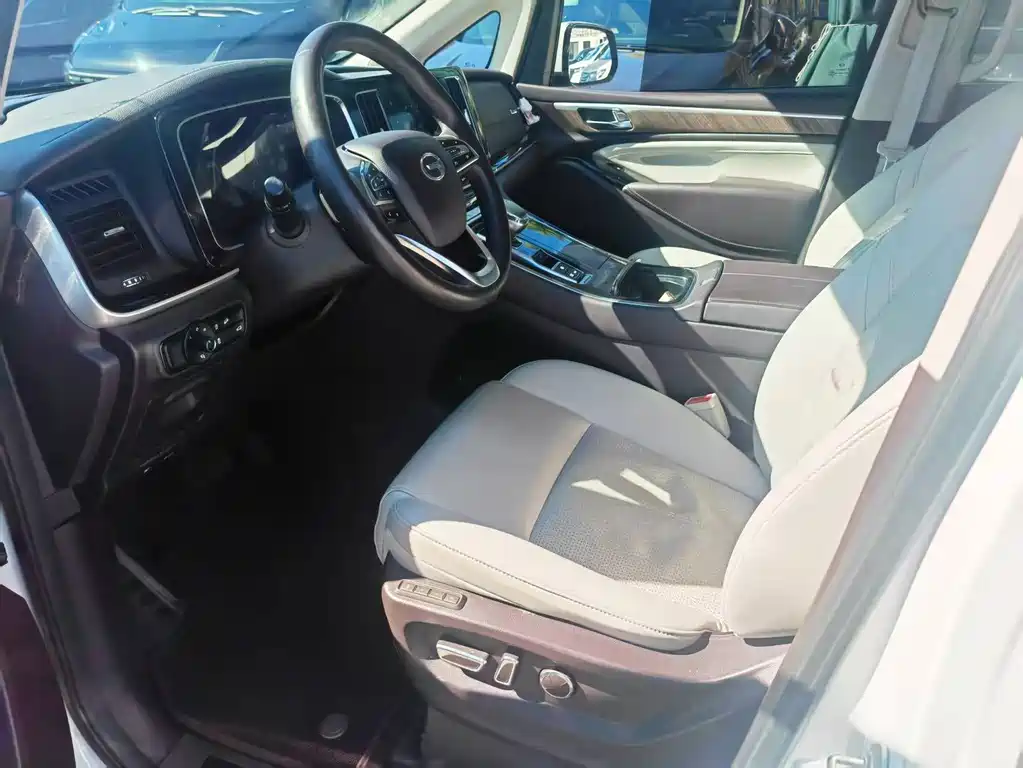 GAC Motor Trumpchi M8 — фото 14