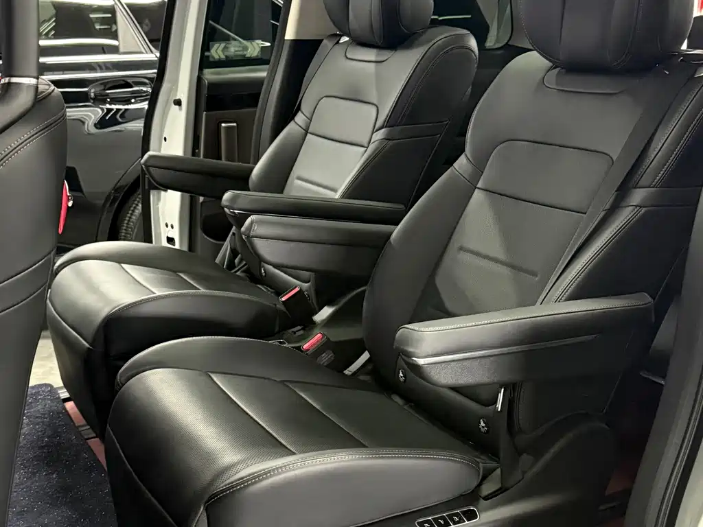 GAC Motor Trumpchi E8 — фото 5