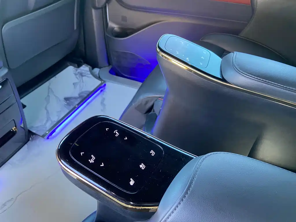 GAC Motor Trumpchi M8 — фото 10