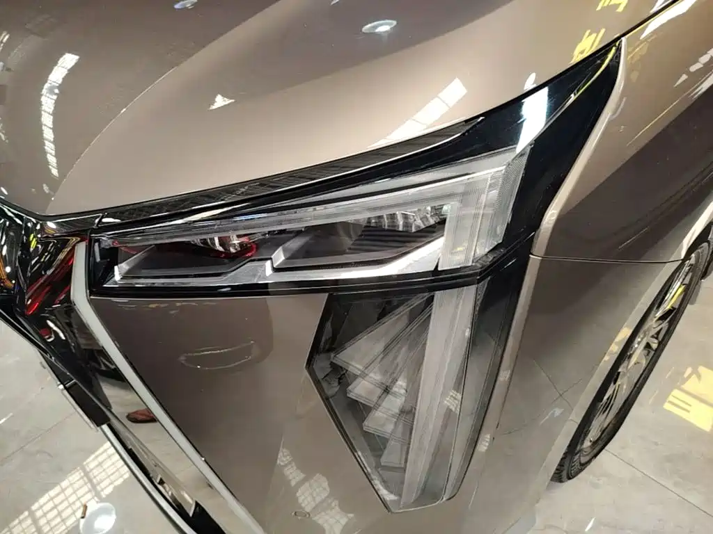 GAC Motor Trumpchi M8 — фото 24