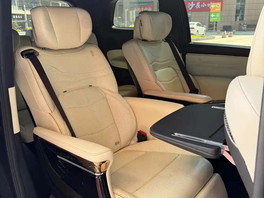 GAC Motor Trumpchi M8 — фото 8