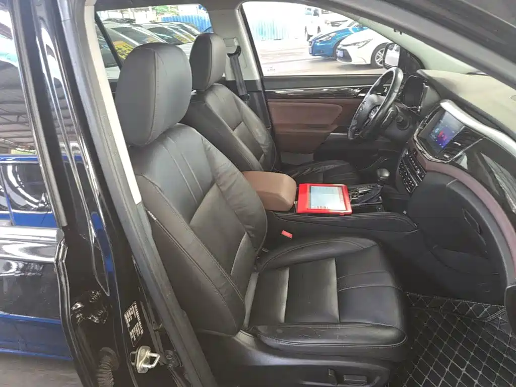 GAC Motor Trumpchi GS8 — фото 25