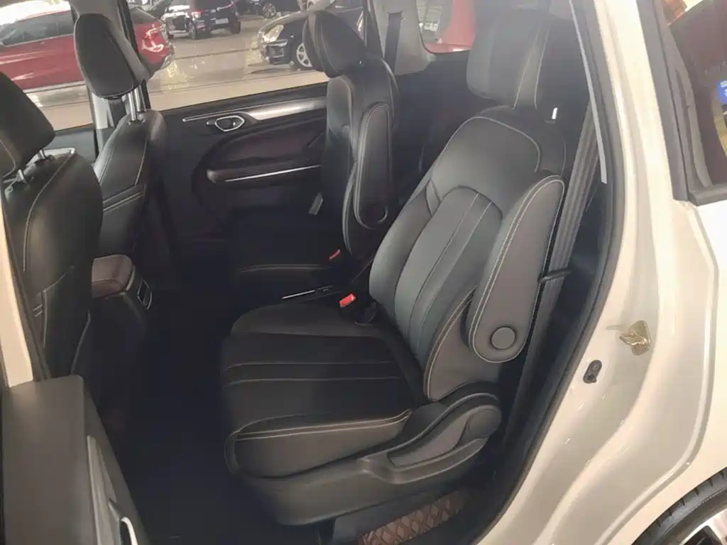 GAC Motor Trumpchi M6 — фото 17