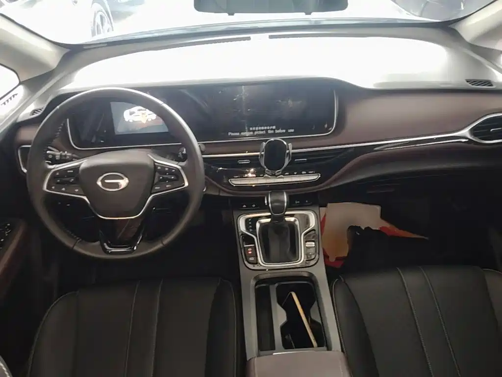 GAC Motor Trumpchi M6 — фото 10