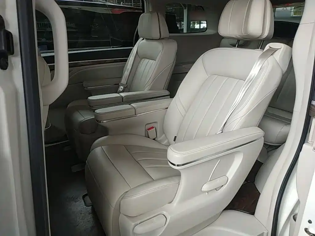 GAC Motor Trumpchi M8 — фото 17