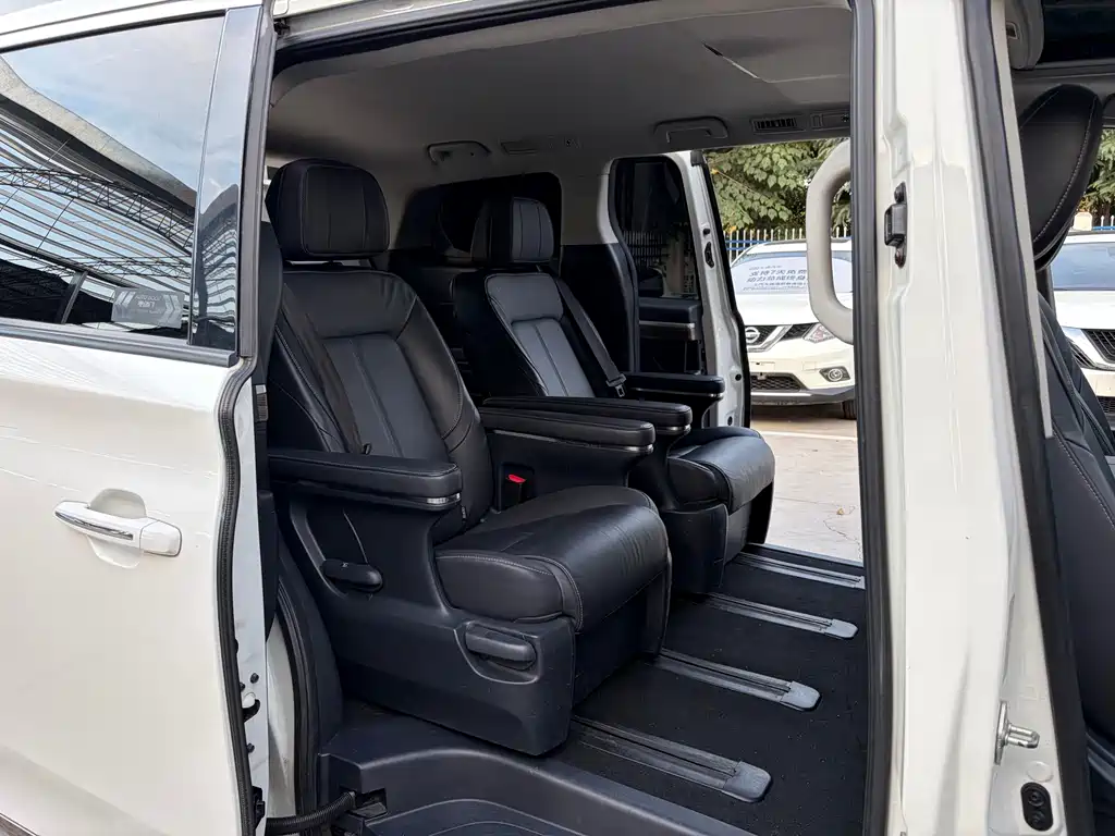 GAC Motor Trumpchi M8 — фото 14